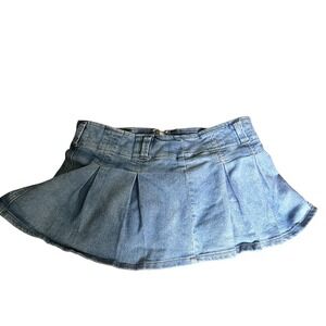 Pleated Light Wash Denim Fashion Nova Mini Skirt Size Medium